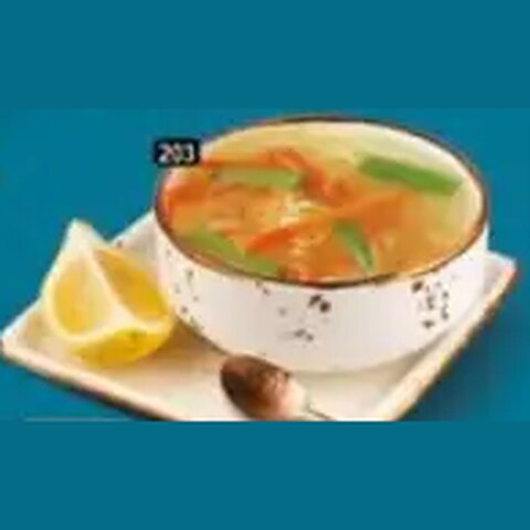 شوربة دجاج بالنودلز